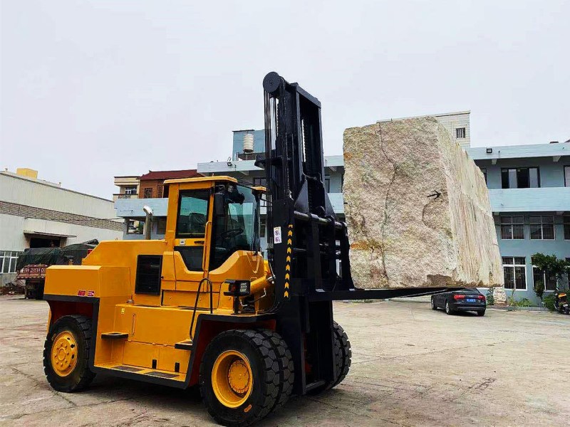 NEOlift ağır hizmet tipi dizel forklift müşteri sahasında iyi çalışıyor