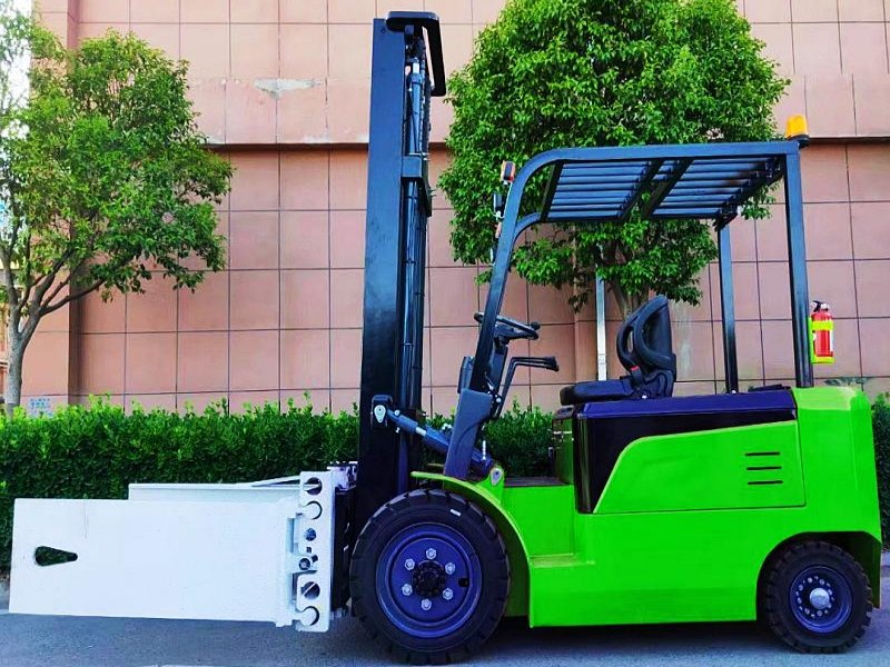 1 adet NEOforklift lityum akülü forklift kısa süre içinde müşteriye gönderilecektir.