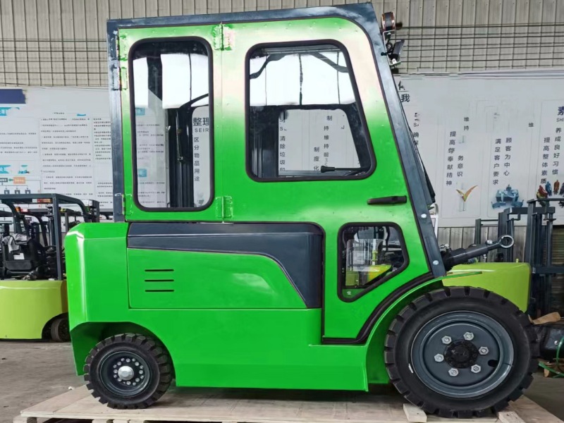 1 adet NEOlift lityum akülü elektrikli forklift yakında müşterilere teslim edilecek.