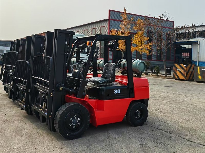 4 adet NEOlift LPG forklift yakında müşteriye gönderilecektir.