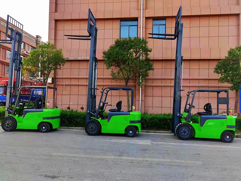 3 adet elektrikli forklift teslim edilecektir.